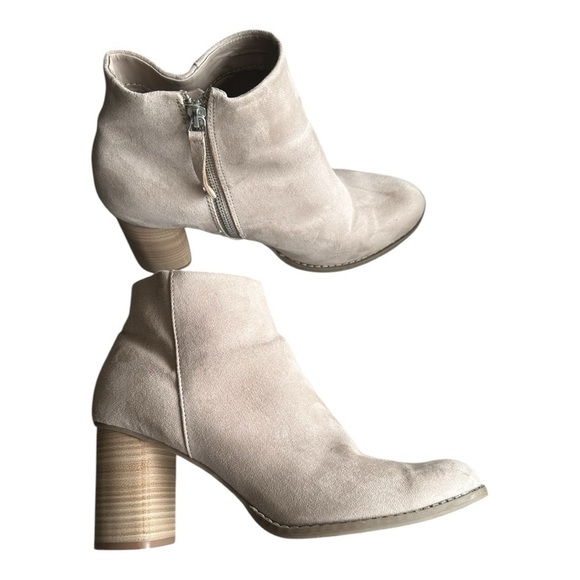 DV by Dolce Vita Ankle Booties Women Block Heel Side Zip Faux Suede Beige 11 - Picture 2 of 4